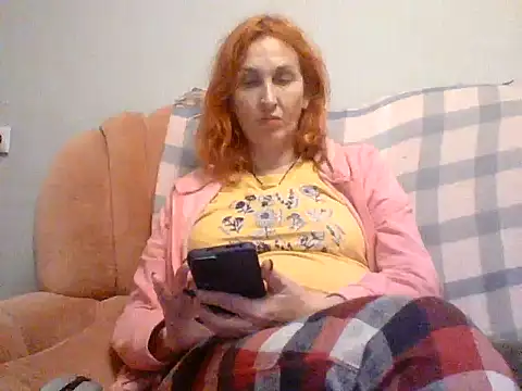 Snapshot of MssAngela chatting on 10/23/25, 06:06 MssAngela online show from 10/23/25, 06:06