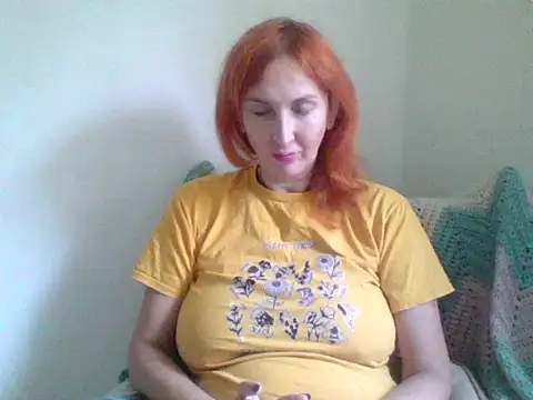 Snapshot of MssAngela chatting on 10/27/25, 06:50 MssAngela online show from 10/27/25, 06:50