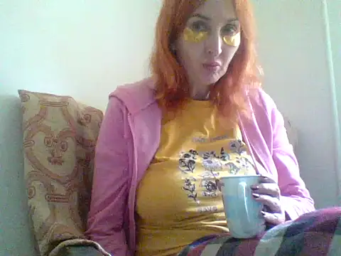 Snapshot of MssAngela chatting on 10/28/25, 07:23 MssAngela online show from 10/28/25, 07:23