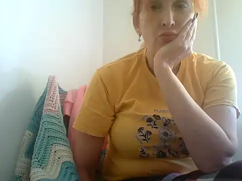 Snapshot of MssAngela chatting on 11/15/25, 09:06 MssAngela online show from 11/15/25, 09:06