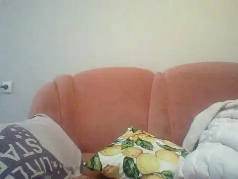 Snapshot of MssAngela chatting on 11/16/25, 08:09 MssAngela online show from 11/16/25, 08:09