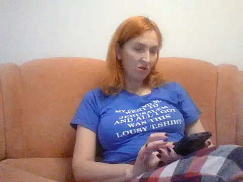 Snapshot of MssAngela chatting on 11/18/25, 09:14 MssAngela online show from 11/18/25, 09:14