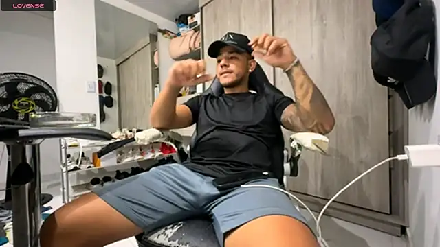 jordylatin20 online show from 11/11/25, 11:49