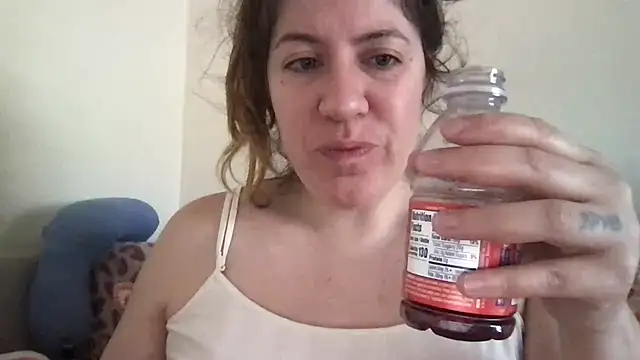 Snapshot of HYPHYtype chatting on 10/06/25, 07:00 HYPHYtype online show from 10/06/25, 07:00