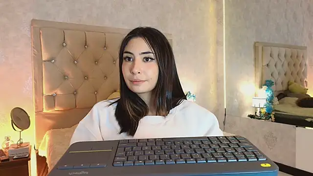 nini love01 online show from 01/24/25, 10:21