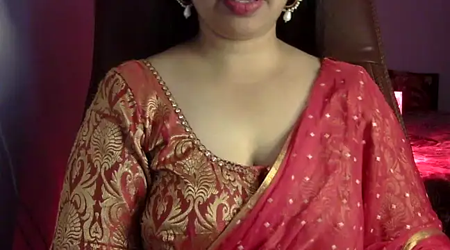 Snapshot of Maalnad_beauty chatting on 12/10/24, 05:39 Maalnad beauty online show from 12/10/24, 05:39