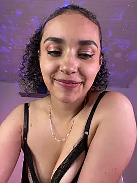 Snapshot of Lucy_Marin chatting on 02/10/25, 03:42 Lucy Marin online show from 02/10/25, 03:42