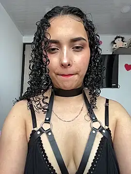 Snapshot of Lucy_Marin chatting on 03/07/25, 03:39 Lucy Marin online show from 03/07/25, 03:39