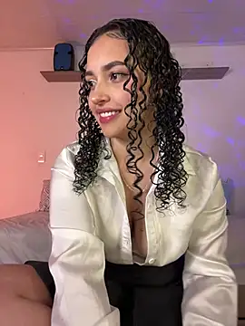 Snapshot of Lucy_Marin chatting on 03/13/25, 03:39 Lucy Marin online show from 03/13/25, 03:39