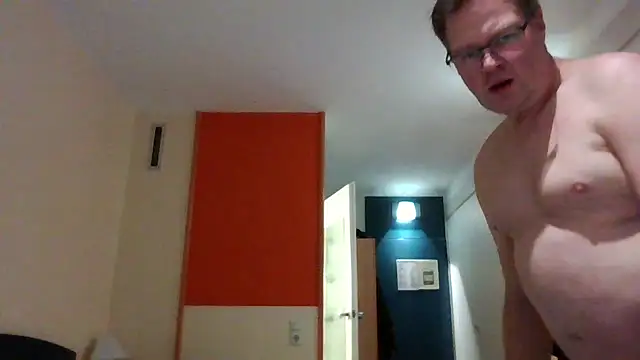 Snapshot of slavedh chatting on 12/09/24, 10:41 slavedh online show from 12/09/24, 10:41