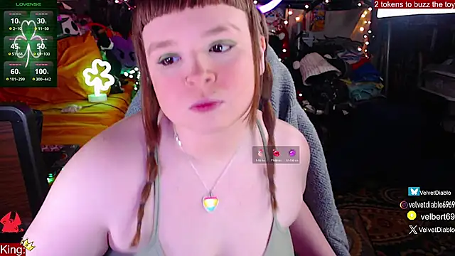 Snapshot of VelvetDiablo chatting on 03/18/25, 11:31 VelvetDiablo online show from 03/18/25, 11:31
