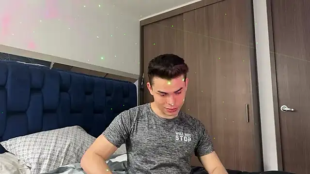 alejooo twink online show from 02/13/25, 06:38