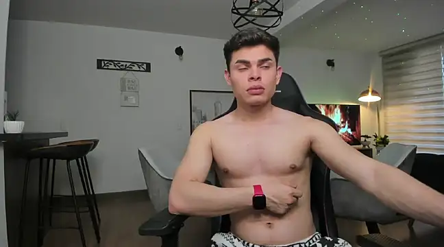 alejooo twink online show from 02/24/25, 11:41