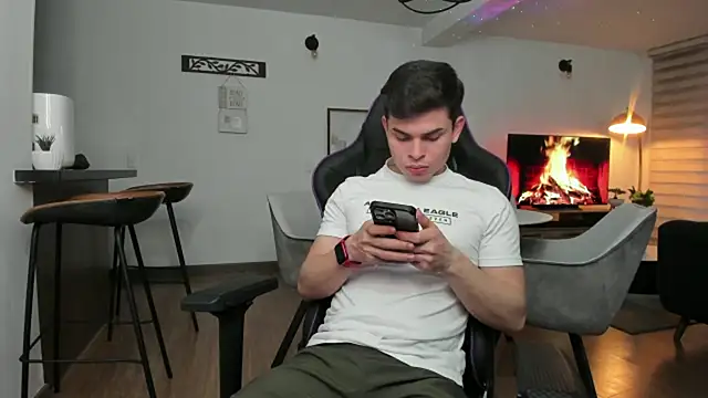 alejooo twink online show from 02/25/25, 09:57