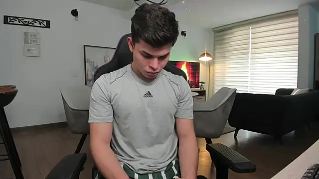 alejooo twink online show from 02/27/25, 06:42