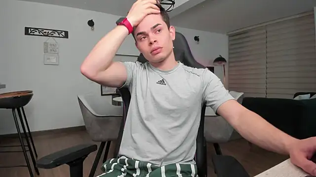 alejooo twink online show from 02/28/25, 02:20