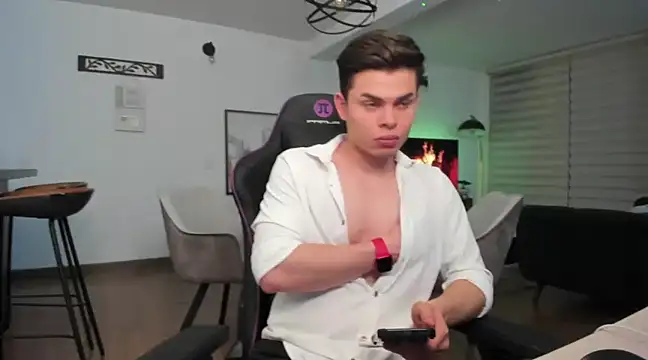 alejooo twink online show from 03/05/25, 09:04