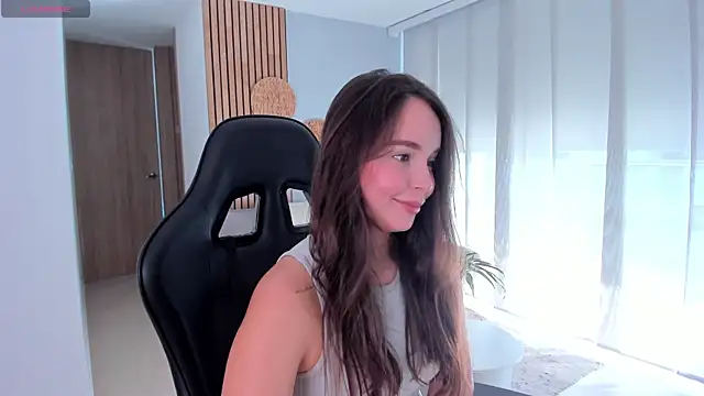 AnnieHallX online show from 10/06/25, 08:06