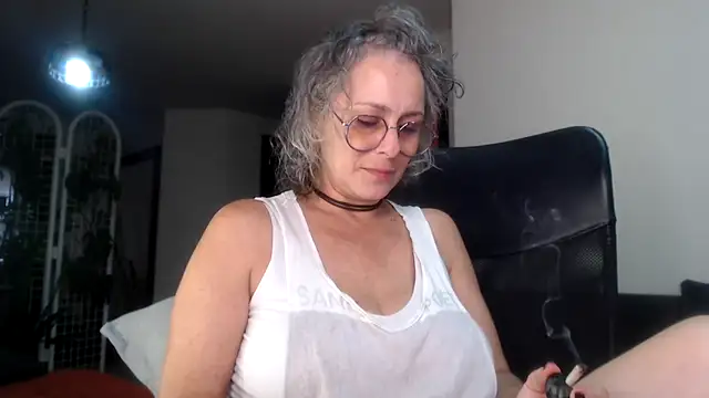 Snapshot of Pinkboobie chatting on 02/10/25, 05:41 Pinkboobie online show from 02/10/25, 05:41