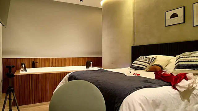 Sensualtease online show from 12/24/24, 11:33