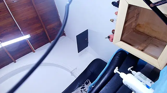 sofi decker online show from 11/05/25, 12:38