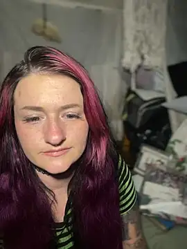 Snapshot of 1-800-FUCKYOU chatting on 01/01/25, 01:15 1-800-FUCKYOU online show from 01/01/25, 01:15