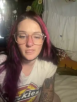 Snapshot of 1-800-FUCKYOU chatting on 01/01/25, 11:07 1-800-FUCKYOU online show from 01/01/25, 11:07