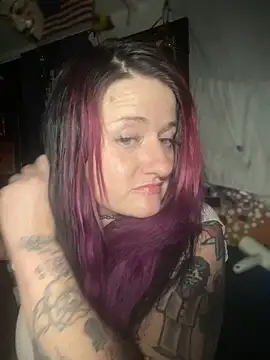 Snapshot of 1-800-FUCKYOU chatting on 01/05/25, 08:54 1-800-FUCKYOU online show from 01/05/25, 08:54