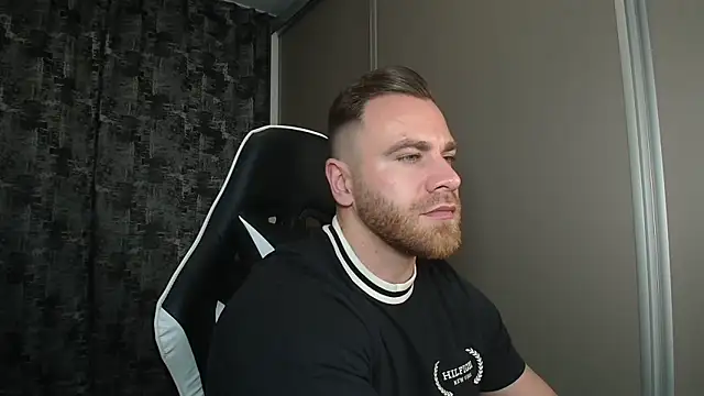 Snapshot of Thori92 chatting on 12/02/24, 10:12 Thori92 online show from 12/02/24, 10:12