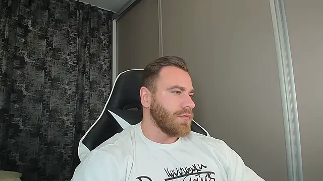 Snapshot of Thori92 chatting on 12/17/24, 08:10 Thori92 online show from 12/17/24, 08:10