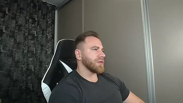 Snapshot of Thori92 chatting on 12/21/24, 08:00 Thori92 online show from 12/21/24, 08:00