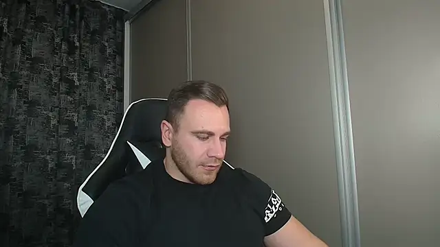 Snapshot of Thori92 chatting on 01/07/25, 06:35 Thori92 online show from 01/07/25, 06:35