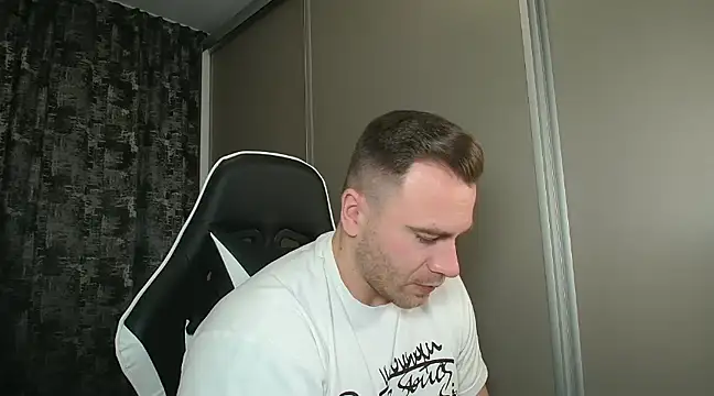 Snapshot of Thori92 chatting on 01/25/25, 03:41 Thori92 online show from 01/25/25, 03:41