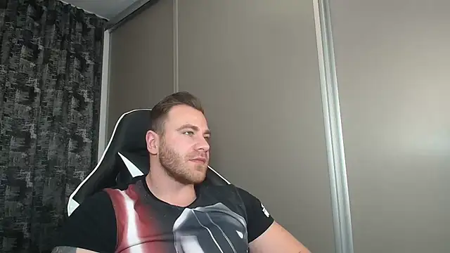 Snapshot of Thori92 chatting on 02/05/25, 08:25 Thori92 online show from 02/05/25, 08:25