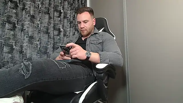 Snapshot of Thori92 chatting on 02/14/25, 08:26 Thori92 online show from 02/14/25, 08:26