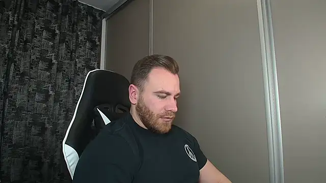 Snapshot of Thori92 chatting on 02/23/25, 05:39 Thori92 online show from 02/23/25, 05:39