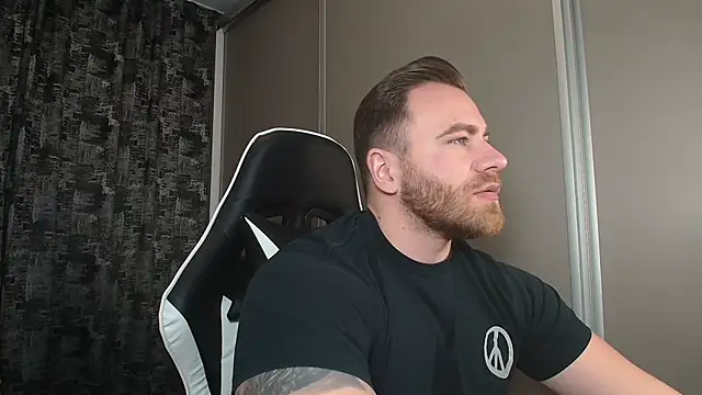 Snapshot of Thori92 chatting on 02/23/25, 08:44 Thori92 online show from 02/23/25, 08:44