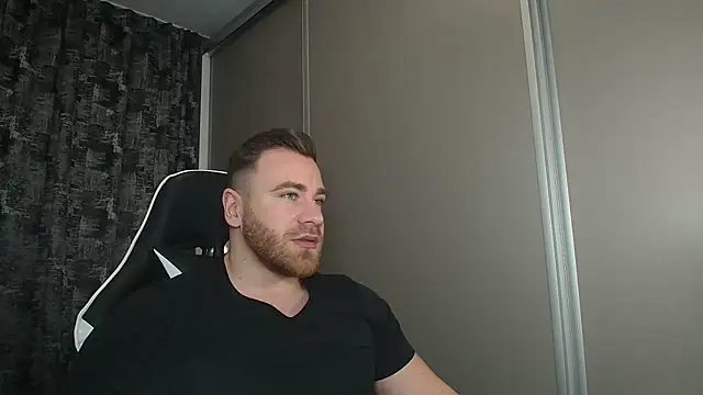 Snapshot of Thori92 chatting on 02/28/25, 05:26 Thori92 online show from 02/28/25, 05:26