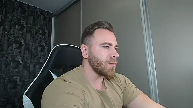 Snapshot of Thori92 chatting on 03/01/25, 07:15 Thori92 online show from 03/01/25, 07:15