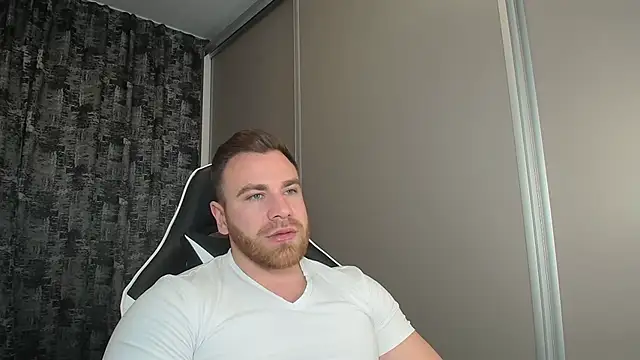 Snapshot of Thori92 chatting on 03/06/25, 05:33 Thori92 online show from 03/06/25, 05:33