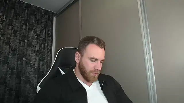 Snapshot of Thori92 chatting on 03/12/25, 06:44 Thori92 online show from 03/12/25, 06:44