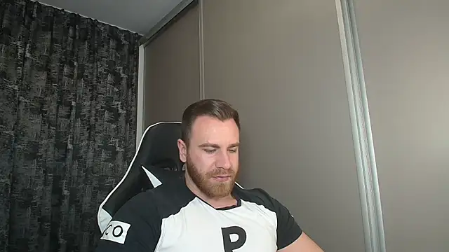 Snapshot of Thori92 chatting on 03/14/25, 06:29 Thori92 online show from 03/14/25, 06:29