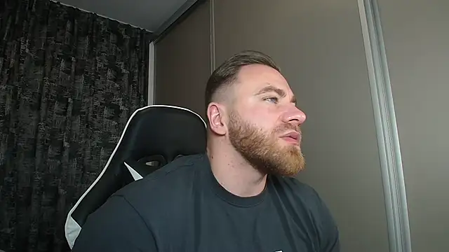 Snapshot of Thori92 chatting on 03/19/25, 04:45 Thori92 online show from 03/19/25, 04:45