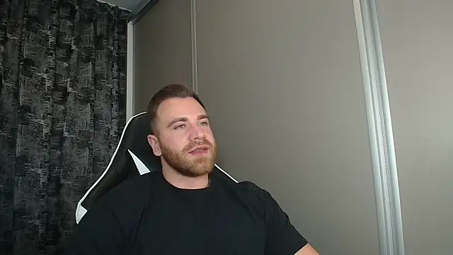 Snapshot of Thori92 chatting on 10/29/25, 06:09 Thori92 online show from 10/29/25, 06:09