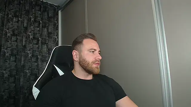 Snapshot of Thori92 chatting on 10/30/25, 05:46 Thori92 online show from 10/30/25, 05:46