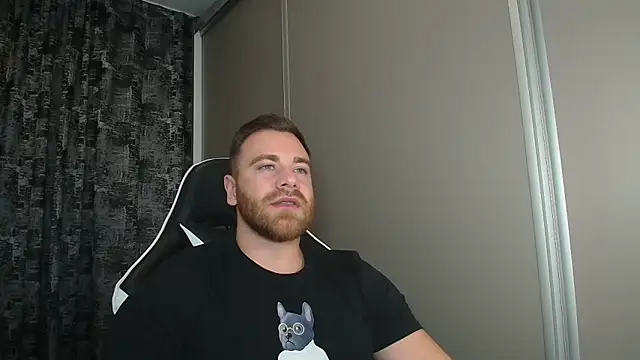 Snapshot of Thori92 chatting on 10/31/25, 06:09 Thori92 online show from 10/31/25, 06:09