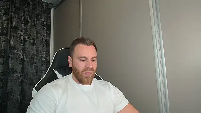 Snapshot of Thori92 chatting on 11/01/25, 06:21 Thori92 online show from 11/01/25, 06:21