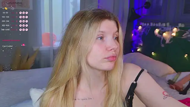  aleksa  online show from 10/31/25, 06:47