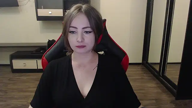 Snapshot of Laralianna chatting on 01/05/25, 08:52 Laralianna online show from 01/05/25, 08:52