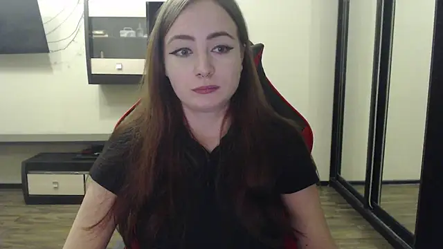 Snapshot of Laralianna chatting on 01/12/25, 10:43 Laralianna online show from 01/12/25, 10:43